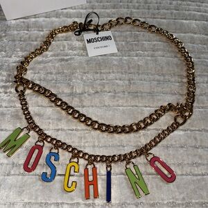 NWT Moschino couture belt/necklace pristine condition beautiful..